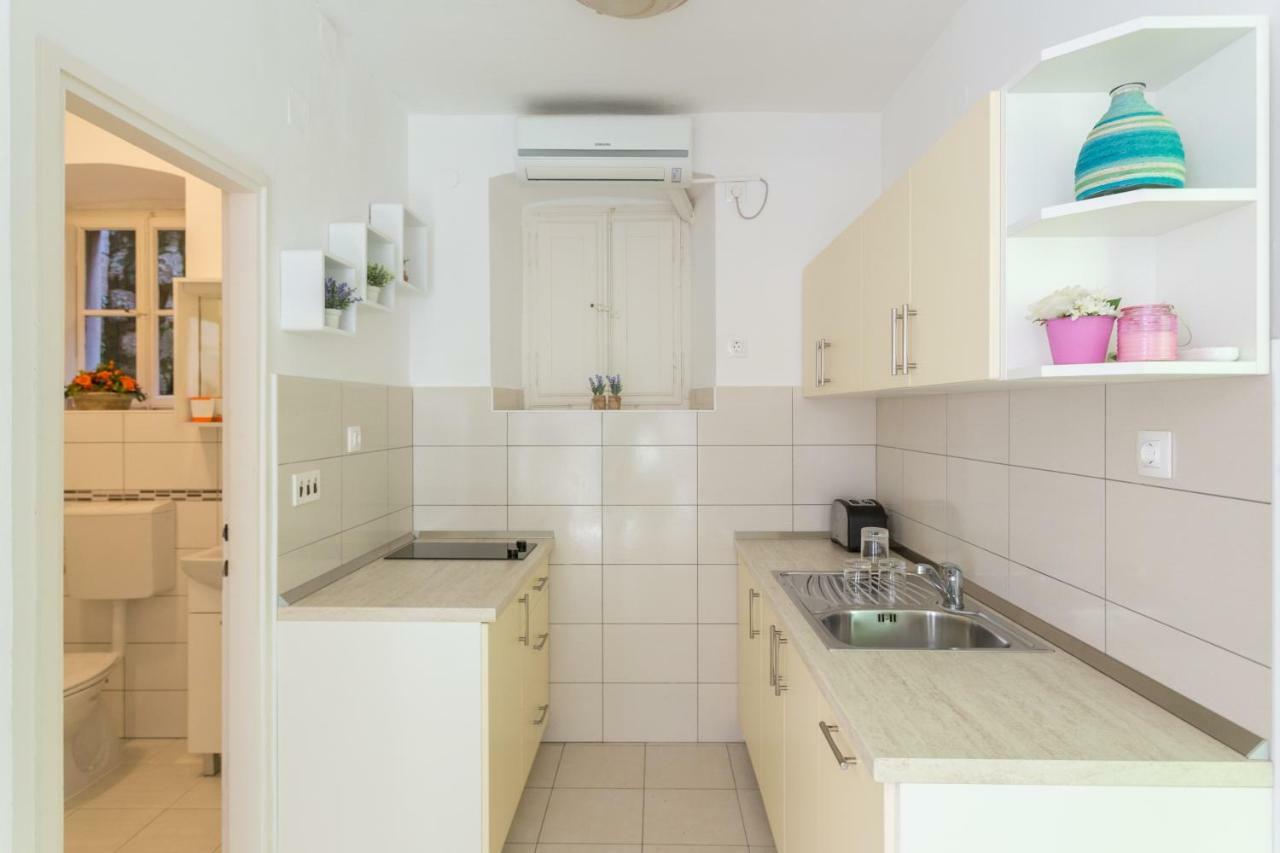 Apartments Mara ดูบรอฟนิก ภายนอก รูปภาพ